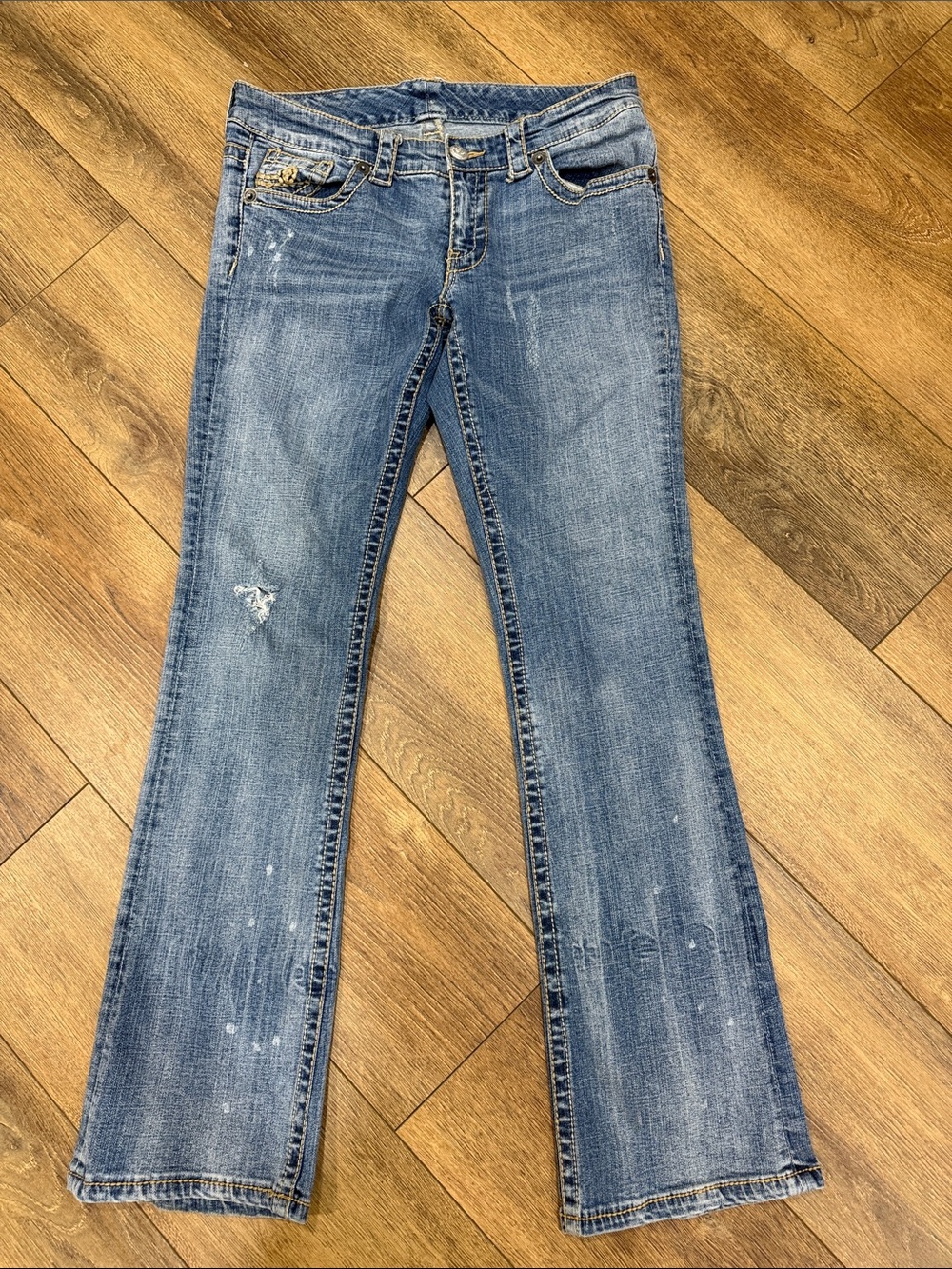 Seven7 Women's Light Blue Flare Jeans with Subtle Distressing. Sz 6